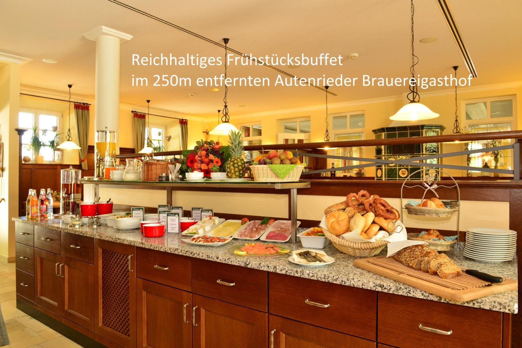 Autenrieder Gaestehaus Schlossbraeu Ichenhausen Exterior photo